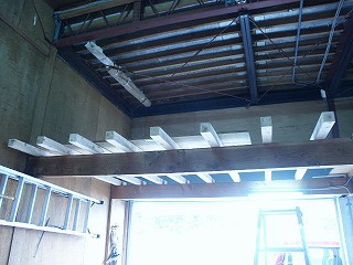 ガレージ改装途中全景